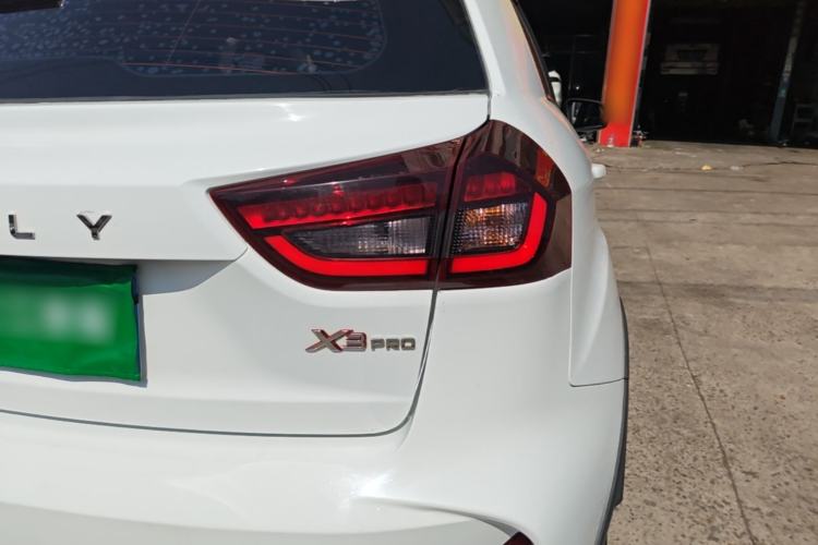 Used Geely Auto Vision X3 2021 PRO 1.5L Manual Elite Model Right Rear Taillight