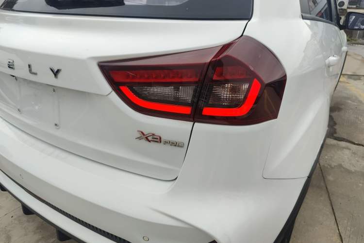 Used Geely Auto Vision X3 2021 PRO 1.5L CVT Deluxe Model Right Rear Taillight