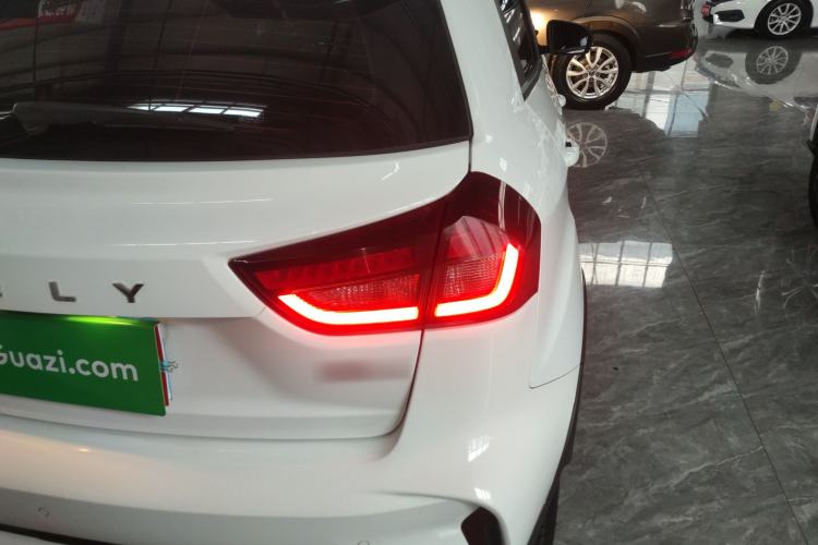Used Geely Auto Vision X3 2021 PRO 1.5L CVT Deluxe Model Right Rear Taillight