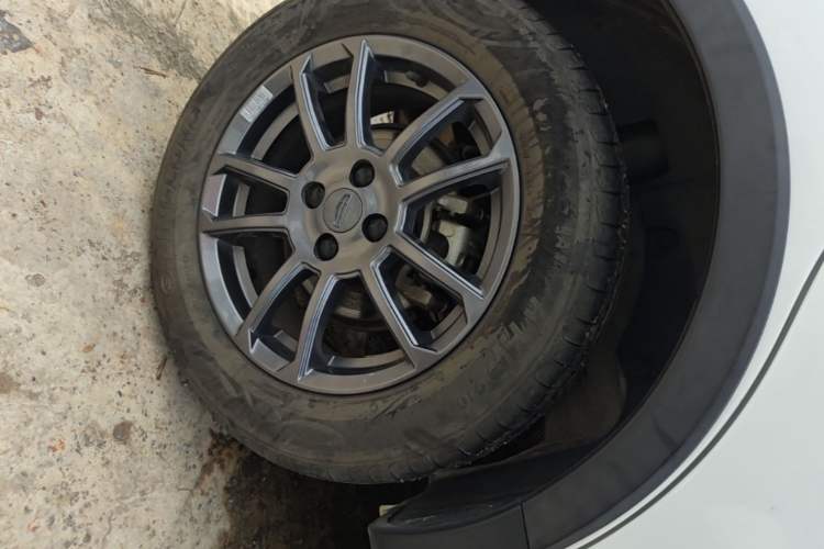 Used Geely Auto Vision X3 2021 PRO 1.5L Manual Elite Model Right Rear Wheel Hub