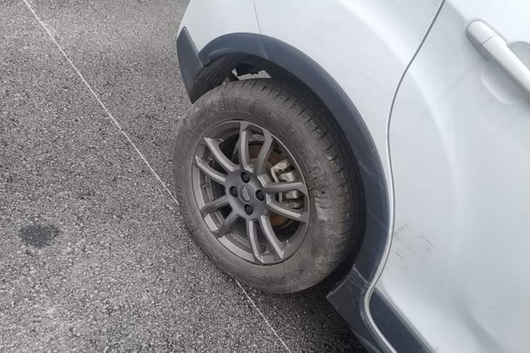 Used Geely Auto Vision X3 2021 PRO 1.5L Manual Elite Model Right Rear Wheel Hub