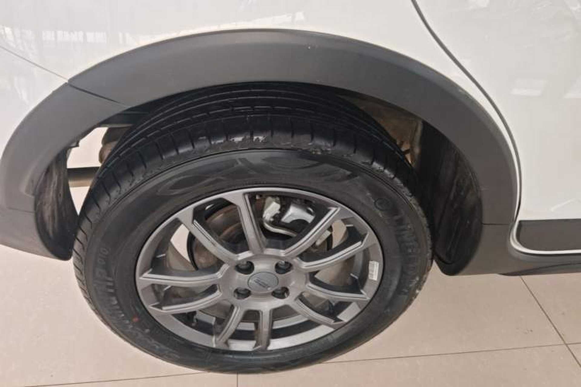 Used Geely Auto Vision X3 2021 PRO 1.5L Manual Elite Model Right Rear Wheel Hub