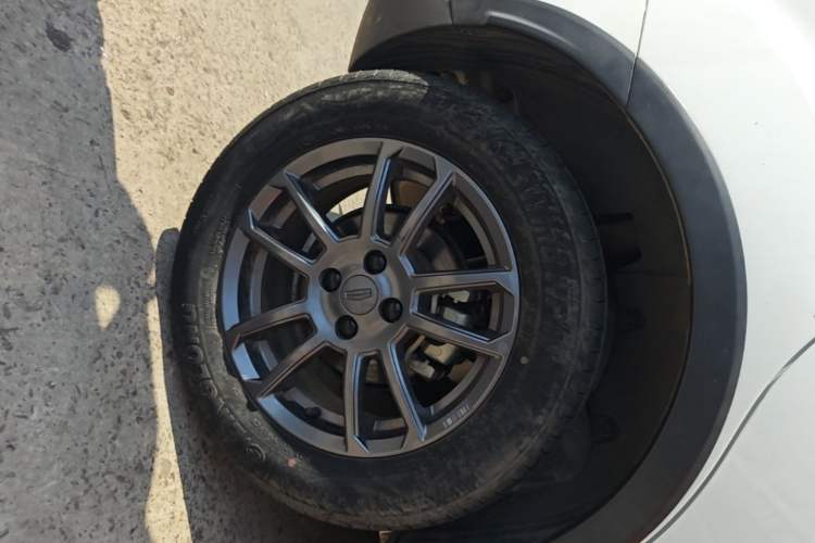 Used Geely Auto Vision X3 2021 PRO 1.5L Manual Elite Model Right Rear Wheel Hub