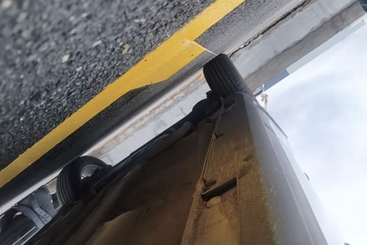 Used Geely Auto Vision X3 2021 PRO 1.5L Manual Elite Model Right Side Sill