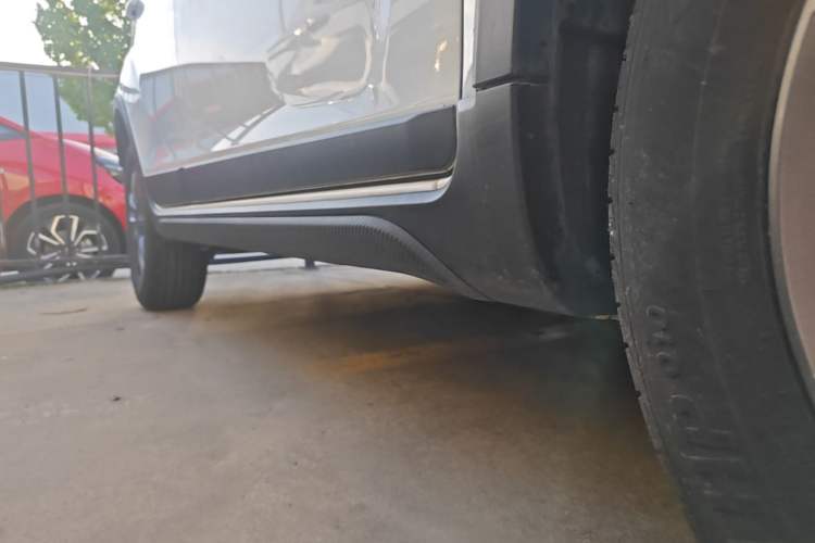 Used Geely Auto Vision X3 2021 PRO 1.5L CVT Deluxe Model Right Side Sill