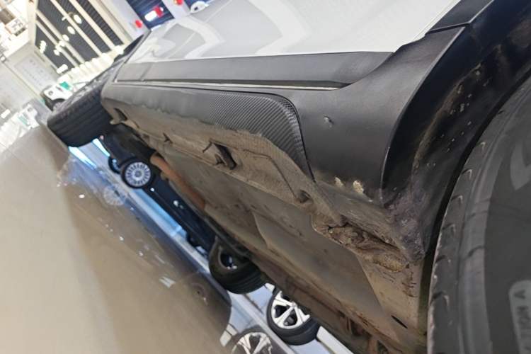 Used Geely Auto Vision X3 2021 PRO 1.5L CVT Deluxe Model Right Side Sill