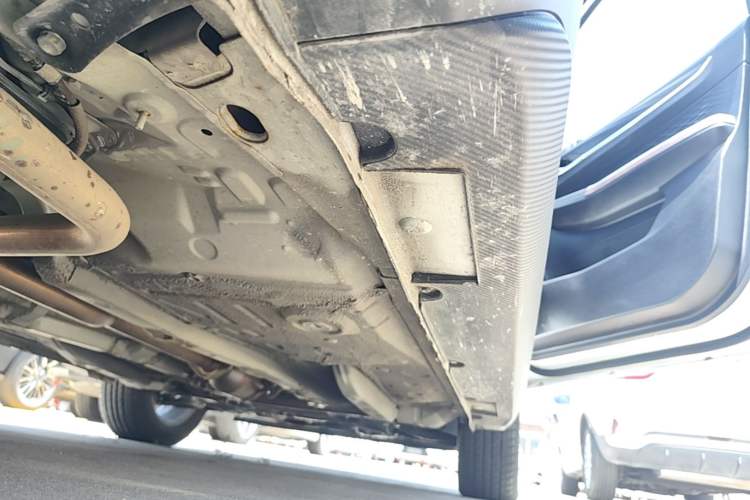 Used Geely Auto Vision X3 2021 PRO 1.5L CVT Deluxe Model Right Side Sill