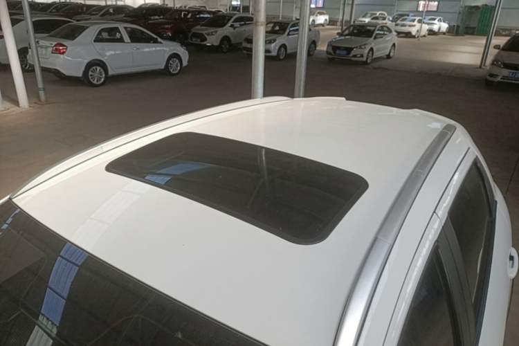 Used Geely Auto Vision X3 2021 PRO 1.5L CVT Deluxe Model Roof