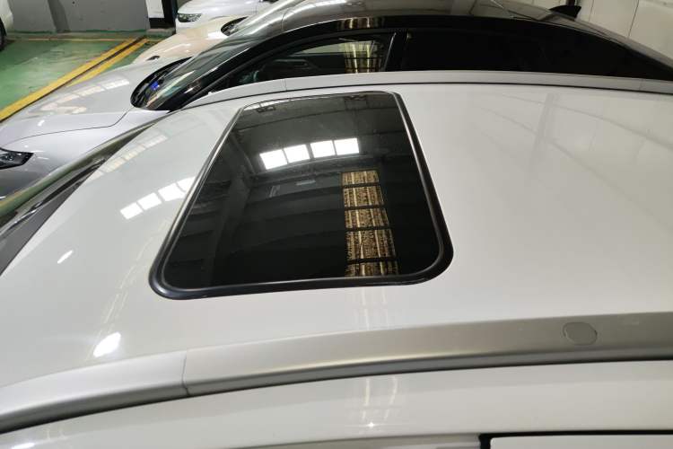 Used Geely Auto Vision X3 2021 PRO 1.5L CVT Deluxe Model Roof