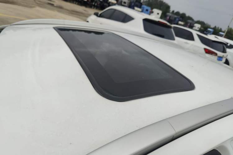 Used Geely Auto Vision X3 2021 PRO 1.5L CVT Deluxe Model Roof