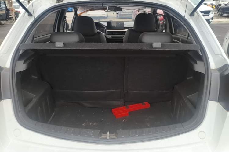 Used Geely Auto Vision X3 2021 PRO 1.5L Manual Elite Model Trunk