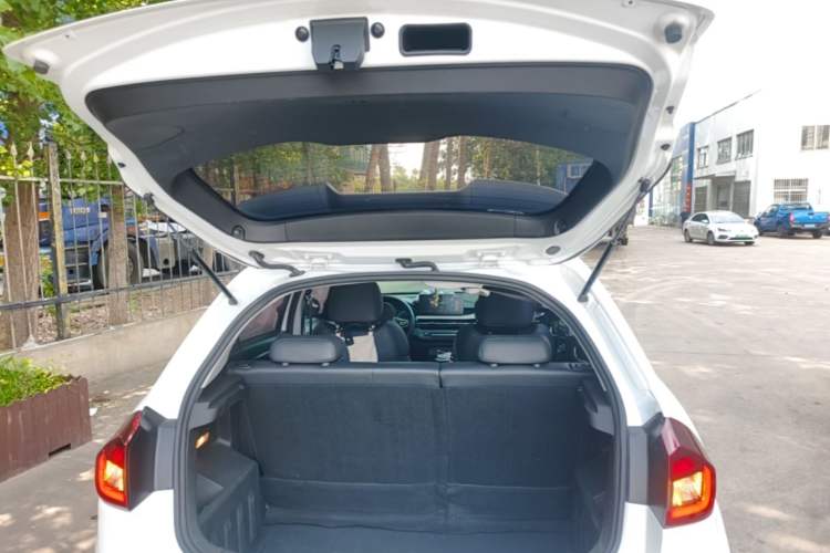 Used Geely Auto Vision X3 2021 PRO 1.5L CVT Deluxe Model Trunk