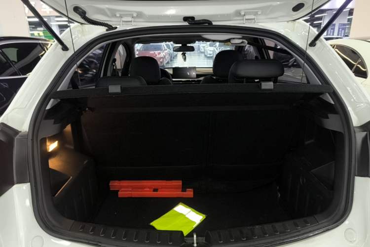 Used Geely Auto Vision X3 2021 PRO 1.5L CVT Deluxe Model Trunk