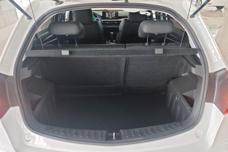 Used Geely Auto Vision X3 2021 PRO 1.5L Manual Elite Model Trunk