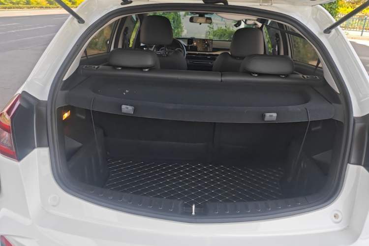 Used Geely Auto Vision X3 2021 PRO 1.5L CVT Deluxe Model Trunk