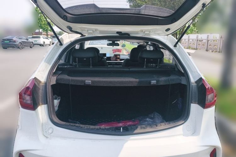 Used Geely Auto Vision X3 2021 PRO 1.5L CVT Deluxe Model Trunk
