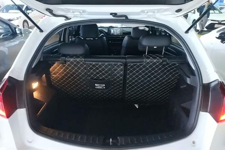 Used Geely Auto Vision X3 2021 PRO 1.5L CVT Deluxe Model Trunk