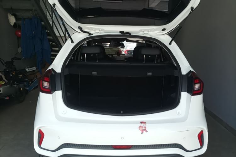 Used Geely Auto Vision X3 2021 PRO 1.5L CVT Deluxe Model Trunk
