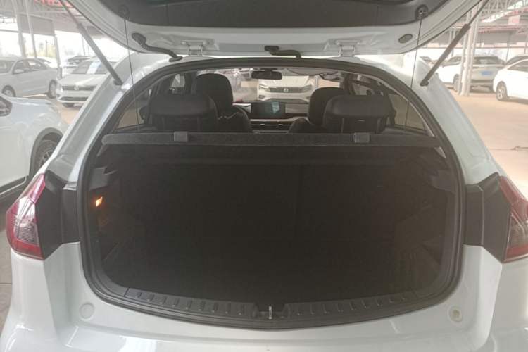 Used Geely Auto Vision X3 2021 PRO 1.5L CVT Deluxe Model Trunk