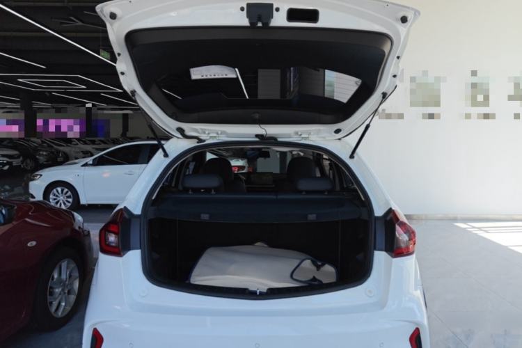 Used Geely Auto Vision X3 2021 PRO 1.5L CVT Deluxe Model Trunk