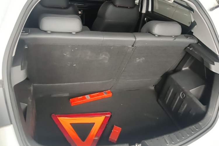 Used Geely Auto Vision X3 2021 PRO 1.5L CVT Deluxe Model Trunk