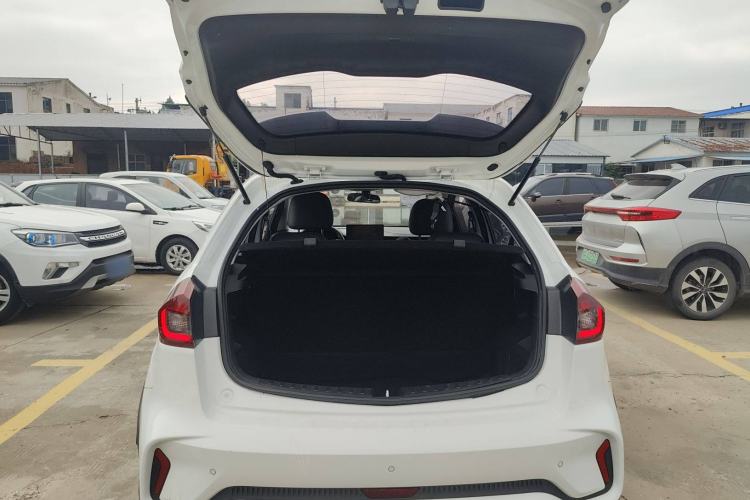 Used Geely Auto Vision X3 2021 PRO 1.5L CVT Deluxe Model Trunk