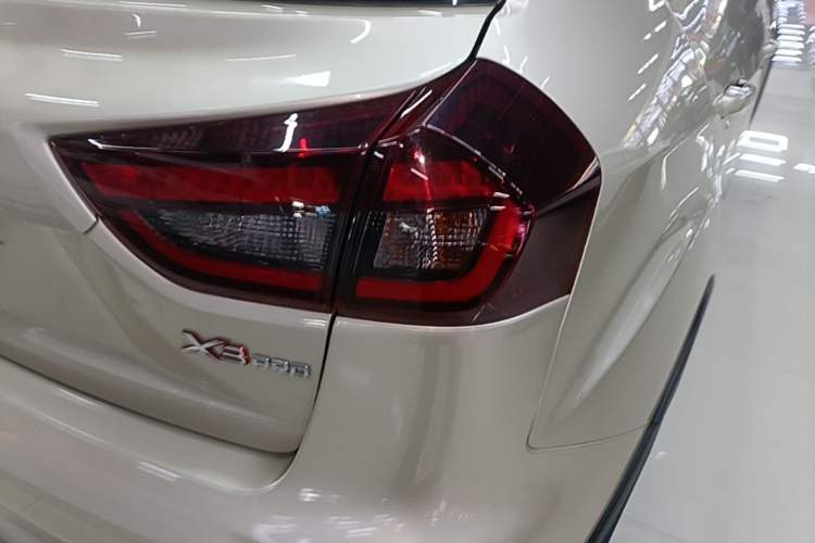 Used Geely Auto Vision X3 2021 PRO 1.5L Manual Elite Model Exterior 3