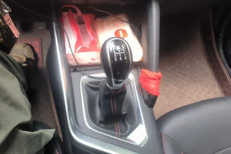 Used Geely Auto Vision X3 2021 PRO 1.5L Manual Elite Model Gear Lever