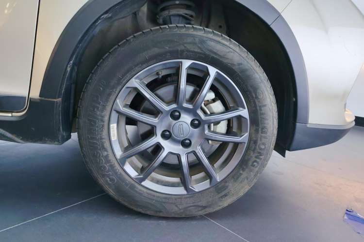 Used Geely Auto Vision X3 2021 PRO 1.5L CVT Deluxe Model Left Front Wheel Hub