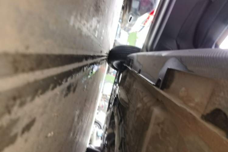 Used Geely Auto Vision X3 2021 PRO 1.5L CVT Deluxe Model Left Side Sill