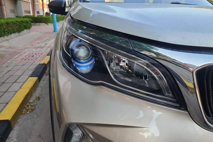 Used Geely Auto Vision X3 2021 PRO 1.5L Manual Elite Model Right Front Headlight