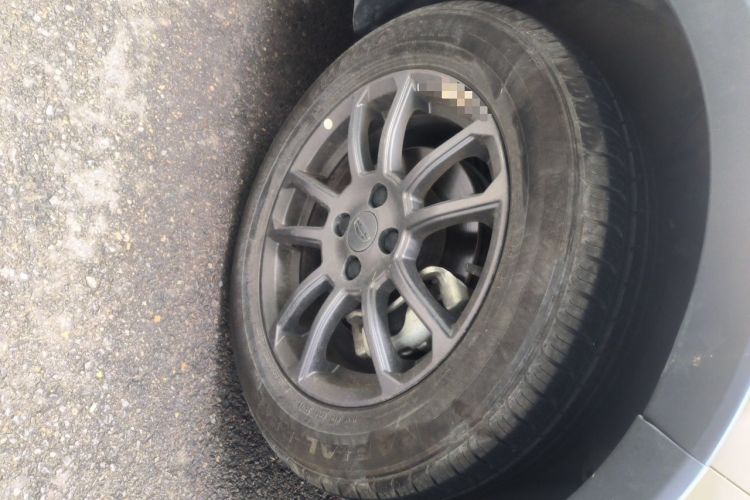 Used Geely Auto Vision X3 2021 PRO 1.5L Manual Elite Model Right Front Wheel Hub
