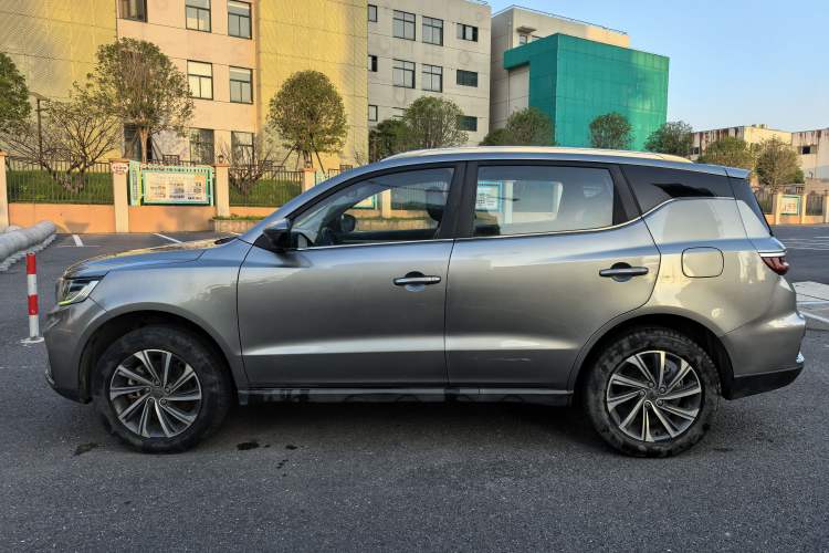 Used Geely Auto Vision X6 2020 1.4T Manual Luxury Model Exterior 6