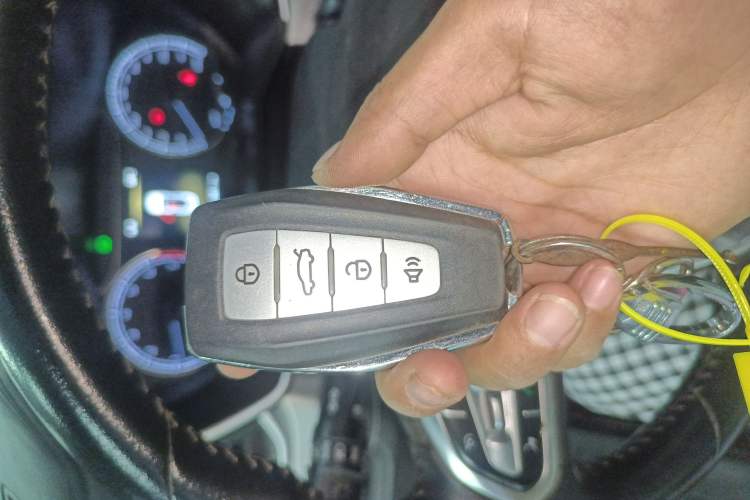 Used Geely Auto Vision X6 2020 1.4T Manual Luxury Model Interior 1