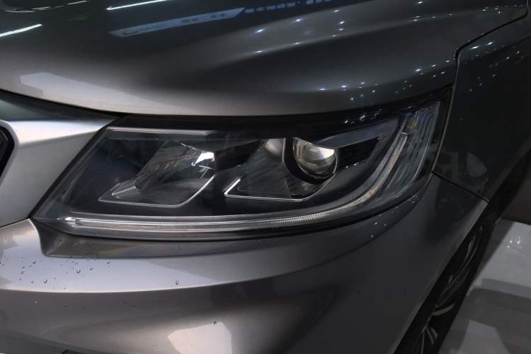 Used Geely Auto Vision X6 2020 1.4T Manual Luxury Model Left Front Headlight