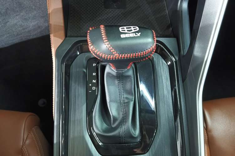 Used Geely Auto Vision X6 2021 PRO 1.4T Automatic Prestige Model Gear Lever