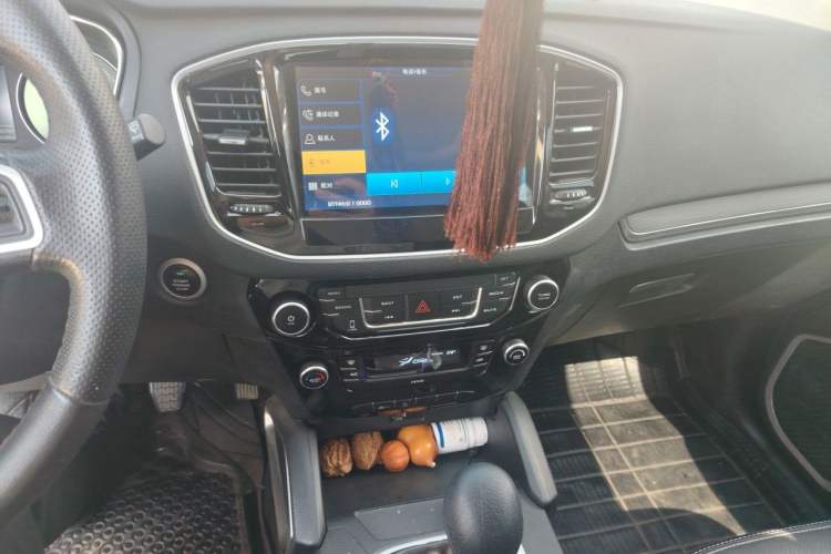 Used Geely Auto Vision X6 2016 1.8L Manual Luxury Model Audio And AC Panel