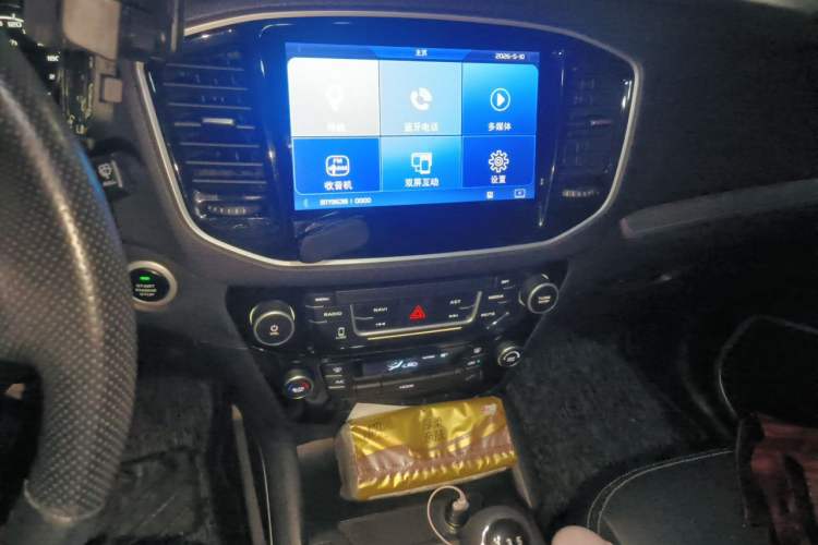Used Geely Auto Vision X6 2016 1.8L Manual Luxury Model Audio And AC Panel