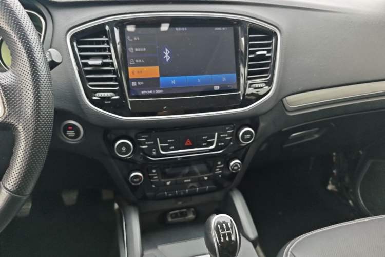 Used Geely Auto Vision X6 2016 1.8L Manual Luxury Model Audio And AC Panel