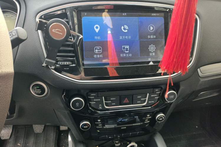 Used Geely Auto Vision X6 2016 1.8L Manual Luxury Model Audio And AC Panel