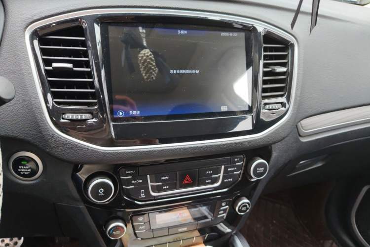 Used Geely Auto Vision X6 2016 1.3T CVT Luxury Model Audio And AC Panel