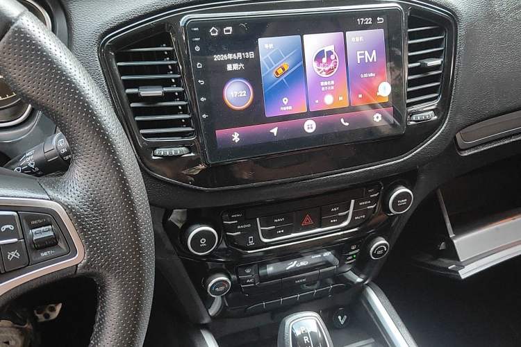 Used Geely Auto Vision X6 2016 1.3T CVT Luxury Model Audio And AC Panel