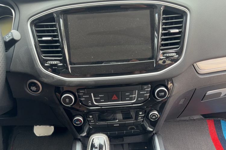 Used Geely Auto Vision X6 2016 1.3T CVT Luxury Model Audio And AC Panel