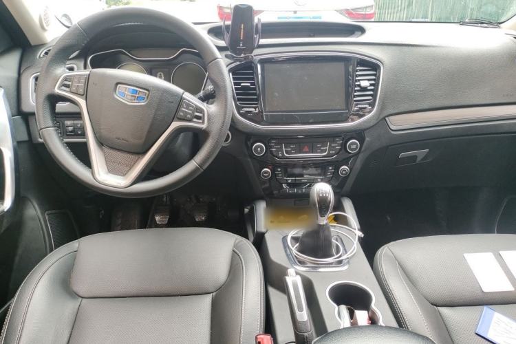 Used Geely Auto Vision X6 2016 1.8L Manual Luxury Model Center Console