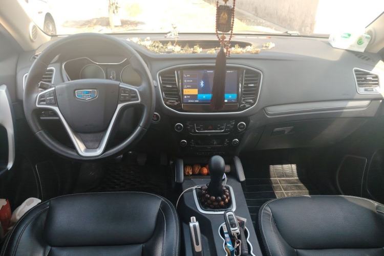 Used Geely Auto Vision X6 2016 1.8L Manual Luxury Model Center Console