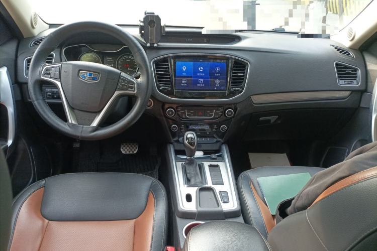 Used Geely Auto Vision X6 2016 1.3T CVT Flagship Model Center Console