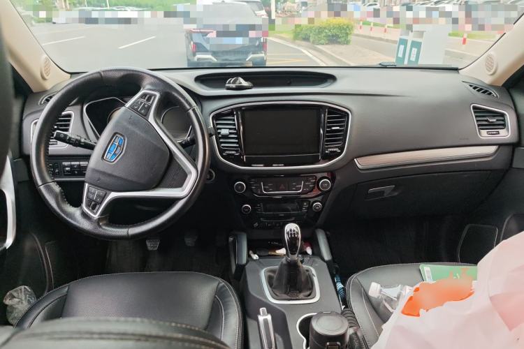 Used Geely Auto Vision X6 2016 1.8L Manual Luxury Model Center Console