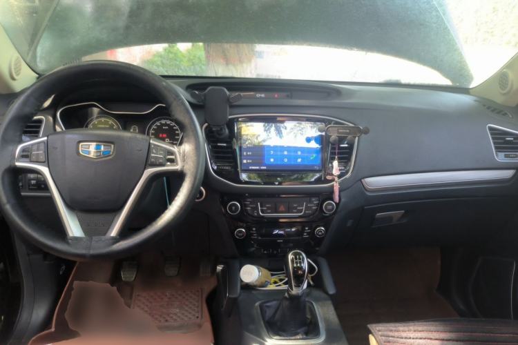 Used Geely Auto Vision X6 2016 1.8L Manual Luxury Model Center Console