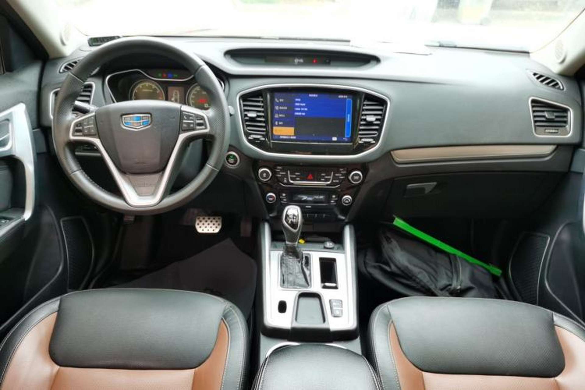 Used Geely Auto Vision X6 2016 1.3T CVT Luxury Model Center Console