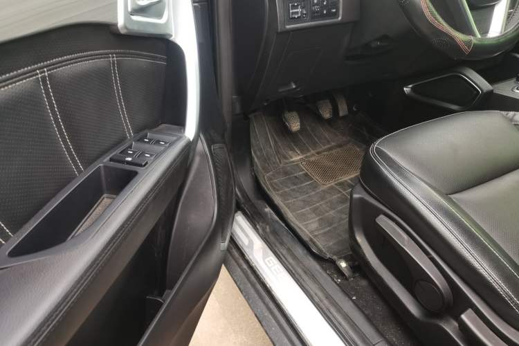 Used Geely Auto Vision X6 2016 1.8L Manual Luxury Model Driver Seat